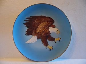 Hutschenreuther American Bald Eagle Collectors Plate, Freedom in Flight, Gold Trim on Rim, 1976 by Gunther Granget, Limited Edition of 5000, 3-D 10" Plate