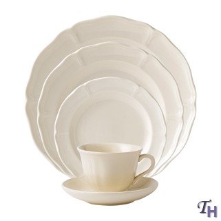 Wedgwood Queen's Plain 5 Piece Place Setting