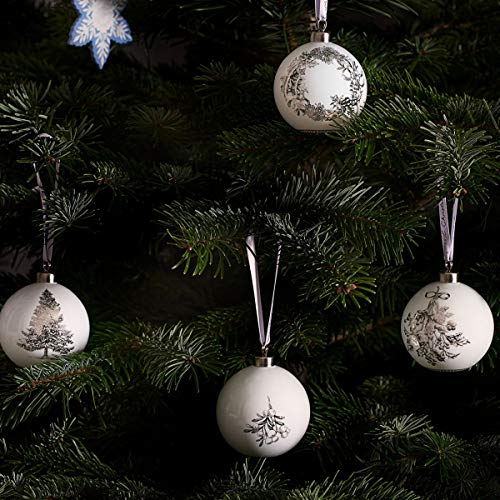 Wedgwood 2019 Fine Bone China Ornaments - Wreath