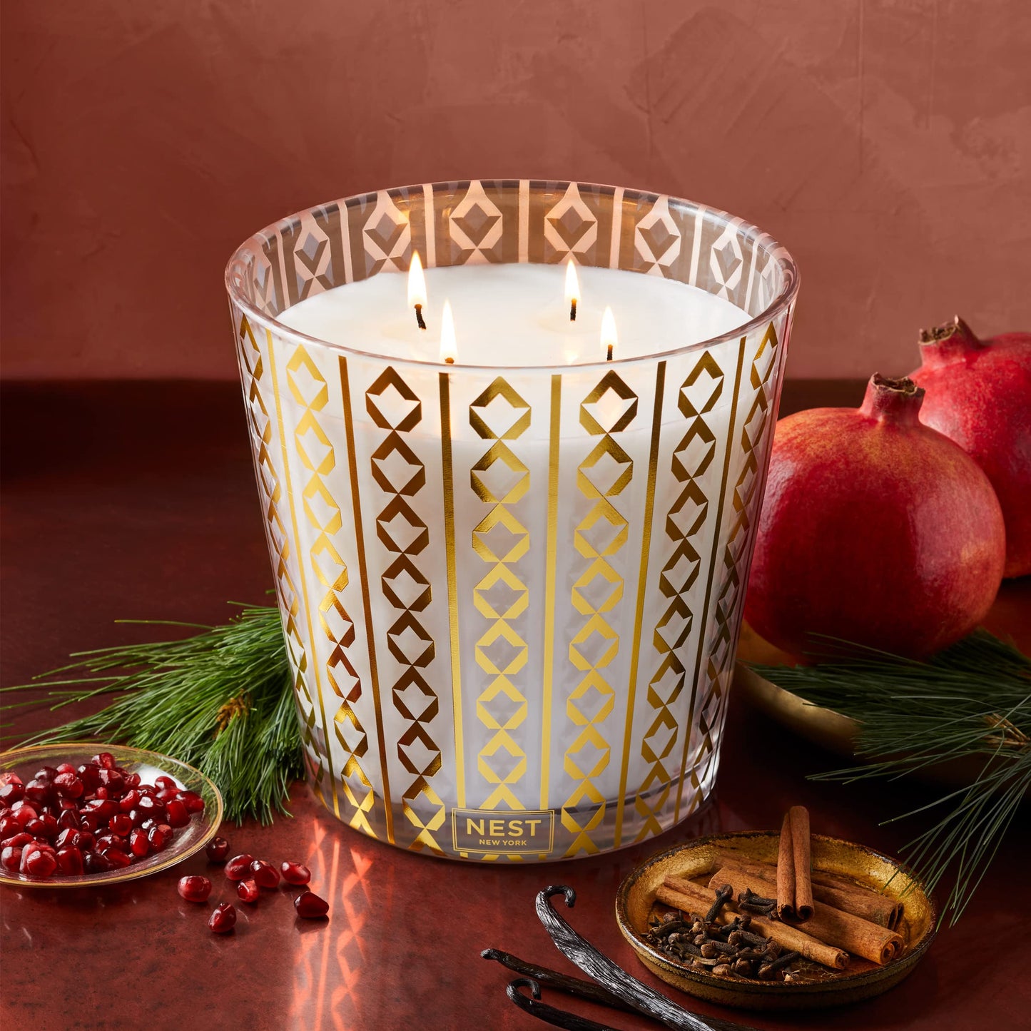 NEST New York Holiday Scented Grand Candle